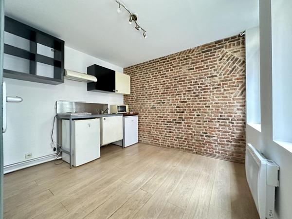 A LOUER : T1 à LILLE • Vieux lille • 582 € CC • Réf. LG8675