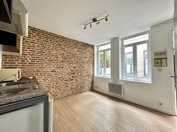 A LOUER : T1 à LILLE • Vieux lille • 582 € CC • Réf. LG8675