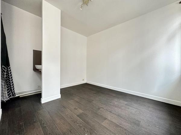 A LOUER : T1 à LILLE • Vieux lille • 582 € CC • Réf. LG8675