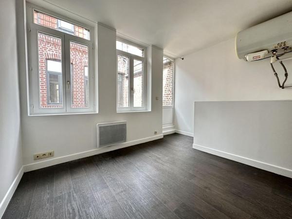 A LOUER : T1 à LILLE • Vieux lille • 582 € CC • Réf. LG8675