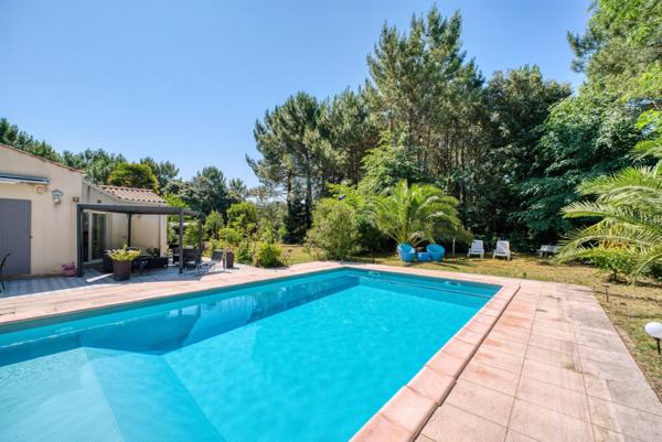 VERTBOIS - DOLUS D'OLÉRON - Maison de plain pied avec piscine en lisière de forêt à 900m de l'Océan.