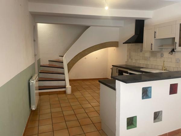 Maison à vendre 3 pièces  village de GRANS (13)