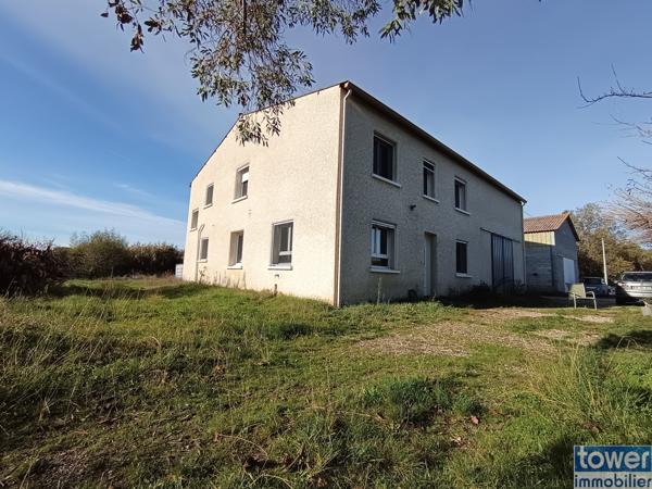 Orgueil - Maison 5 chambres 164 m² - garage 80 m² - hangar 120 m² - hangar 200 m² - terrain 38 000 m² - Lac