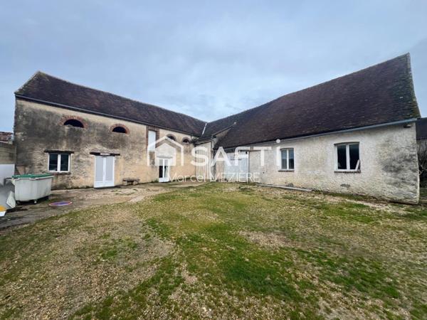 Très belles rénovations sur ce corps de ferme! Grandes dépendances pour artisans également.......