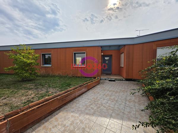 Immense appartement à louer 950 € par mois à Areines