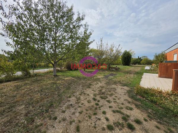 Immense appartement à louer 950 € par mois à Areines