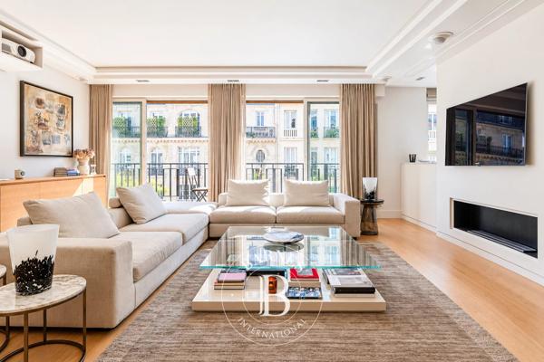 Paris 16ème, Appartement 2 Chambres -  123 m² à vendre