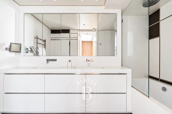 Paris 16ème, Appartement 2 Chambres -  123 m² à vendre