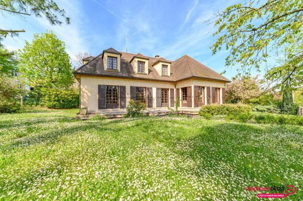 Maison PETIT PARC MAISONS-LAFFITTE 250 m2 8p 5ch terrain 1000 m2