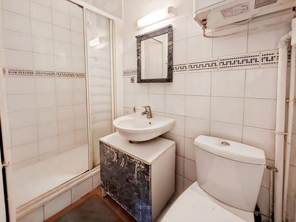 STUDIO Arpajon de 24.4 m2 au RDC et place de parking.