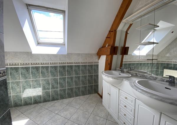 Maison non mitoyenne de 132.25 m² avec 4 chambres sur un terrain de 426 m²