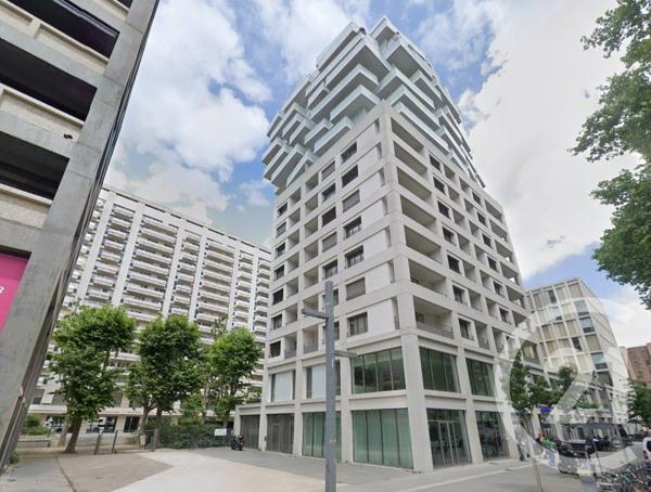 Parking à vendre  24 m 2   LYON  - 69009