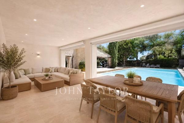 Villa d'architecte en pierres, hauteurs résidentielles recherchées