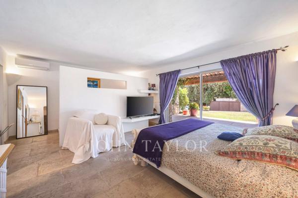 Villa d'architecte en pierres, hauteurs résidentielles recherchées
