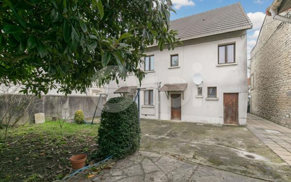 Immeuble à vendre    9 pièces •  Champigny-sur-Marne