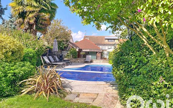 Maison à vendre    8 pièces • 264,55 m2 Saulx-les-Chartreux