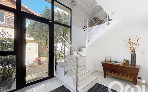 Maison à vendre    8 pièces • 264,55 m2 Saulx-les-Chartreux