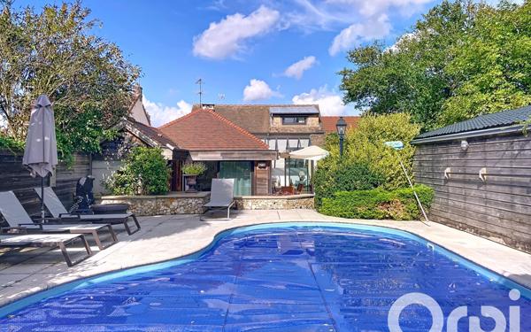 Maison à vendre    8 pièces • 264,55 m2 Saulx-les-Chartreux