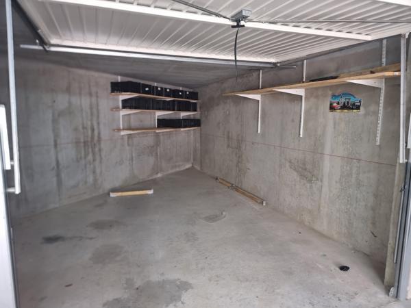 Parking
        
        - 18 m² 28 000 € *