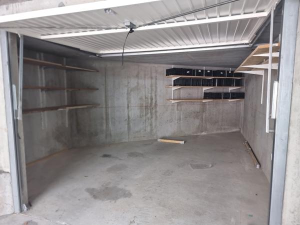 Parking
        
        - 18 m² 28 000 € *