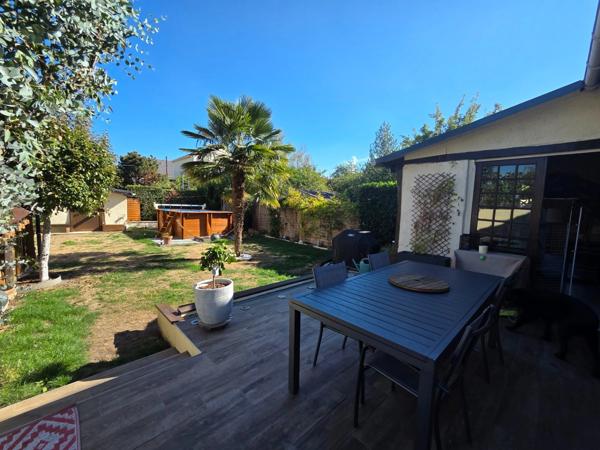 TREMBLAY EN FRANCE - Maison T5 - 115 m2 habitable - Terrain 396 m2 avec piscine