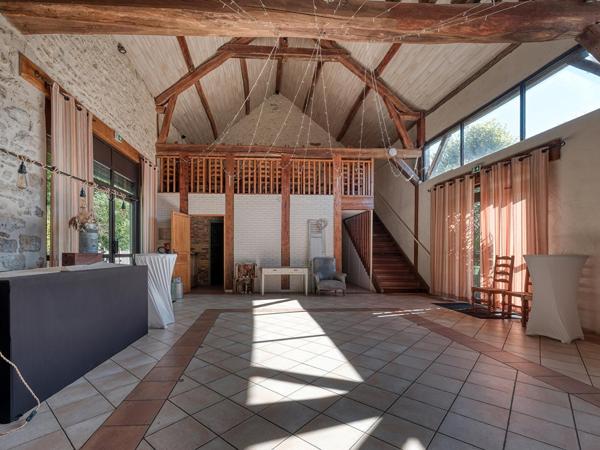 Domaine de réceptions, séminaires et maison d’habitation avec piscine