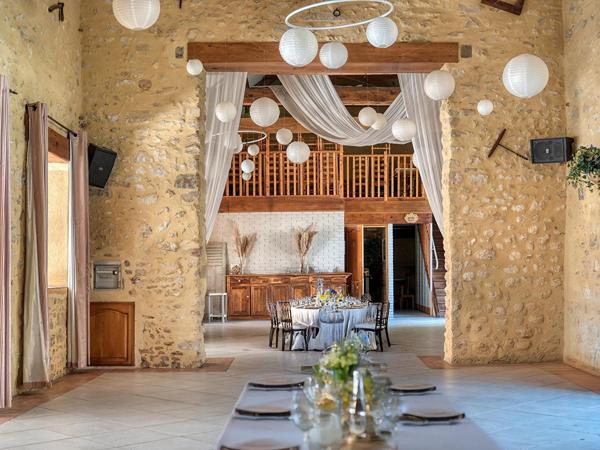 Domaine de réceptions, séminaires et maison d’habitation avec piscine
