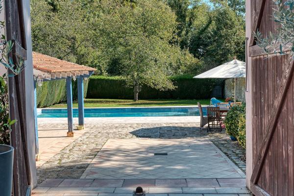Domaine de réceptions, séminaires et maison d’habitation avec piscine