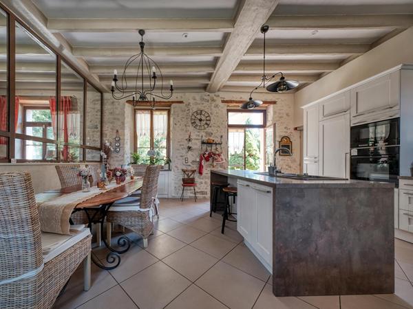 Domaine de réceptions, séminaires et maison d’habitation avec piscine