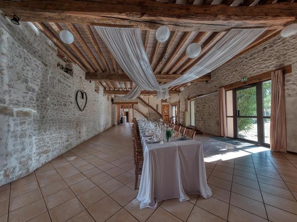 Domaine de réceptions, séminaires et maison d’habitation avec piscine