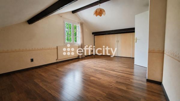 Maison
         5 pièces
        - 150 m² 499 000 € *