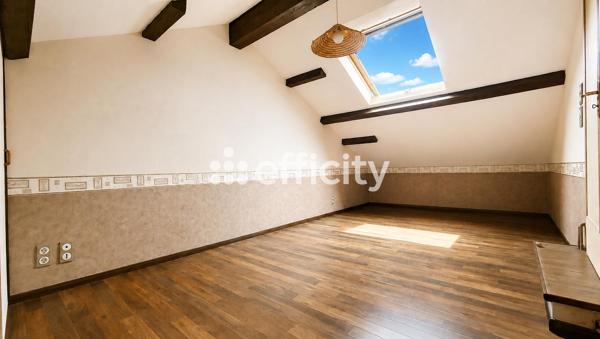 Maison
         5 pièces
        - 150 m² 499 000 € *