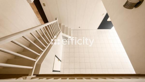 Maison
         5 pièces
        - 150 m² 499 000 € *