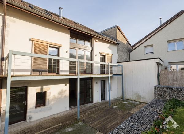 Saint-Genis-Pouilly (01630) Grange 7 Pièces 225 m2