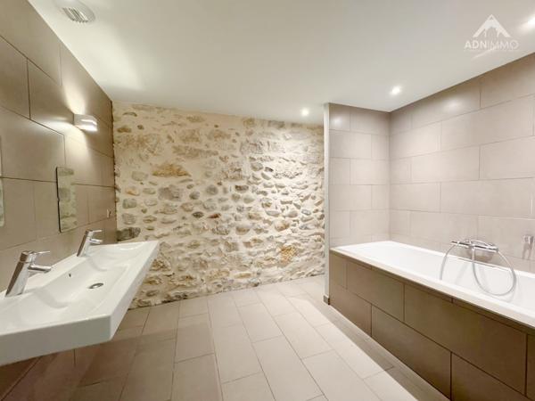 Saint-Genis-Pouilly (01630) Grange 7 Pièces 225 m2