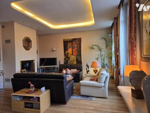 Hyper Centre LE MANS : dans Immeuble  du 19e, 4 chambres, 2e étage, 195 m²