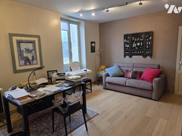 Hyper Centre LE MANS : dans Immeuble  du 19e, 4 chambres, 2e étage, 195 m²