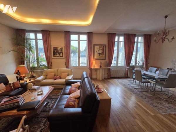 Hyper Centre LE MANS : dans Immeuble  du 19e, 4 chambres, 2e étage, 195 m²