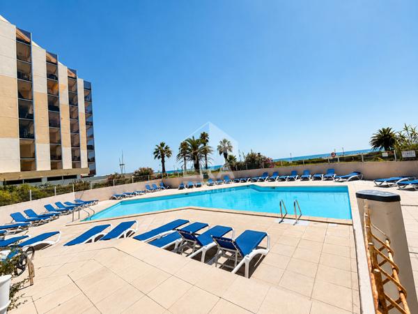 Canet En Roussillon : Appartement à vendre avec loggia vue mer