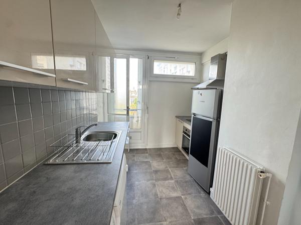 RENNES : quartier BOURG L'EVESQUE - appartement T4 lumineux - balcon