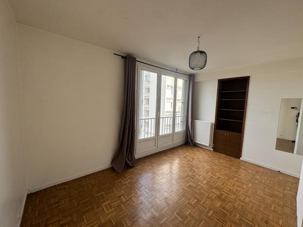 RENNES : quartier BOURG L'EVESQUE - appartement T4 lumineux - balcon