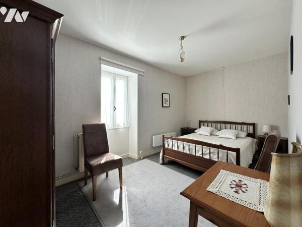 MAILLEZAIS BOURG - MAISON ANCIENNE EN BORD DE CONCHE