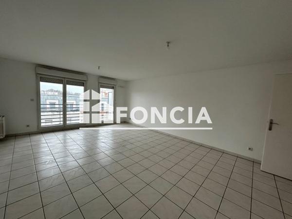 Location Appartement 4 pièces 93.2 m² - RESIDENCE LES JARDINS DE CARNOT - 14 RUE CARNOT PORTE 35 Lens 62300