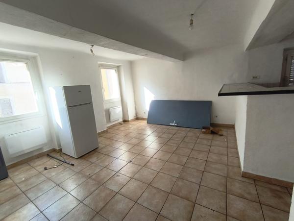 Appartement à GONFARON (83590)