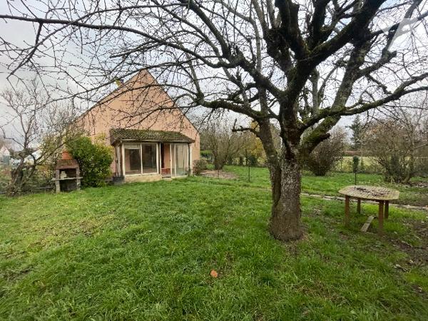 Pavillon de plain-pied avec jardin et garage