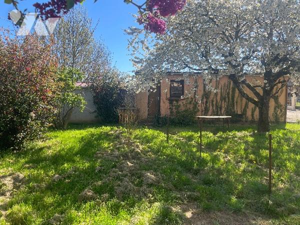 Pavillon de plain-pied avec jardin et garage