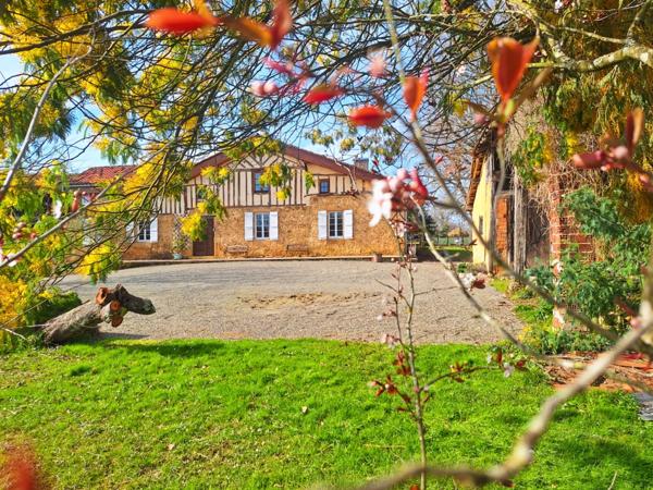 Maison à vendre 9 pièces LE HOUGA (32) - 250 m2 de surface habitable - 16183 m2 de terrain