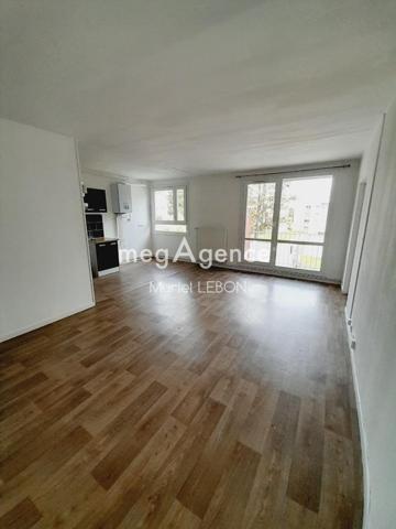 Appartement à FOUGERES, 35300 - 5 pièces 78m²