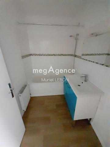Appartement à FOUGERES, 35300 - 5 pièces 78m²