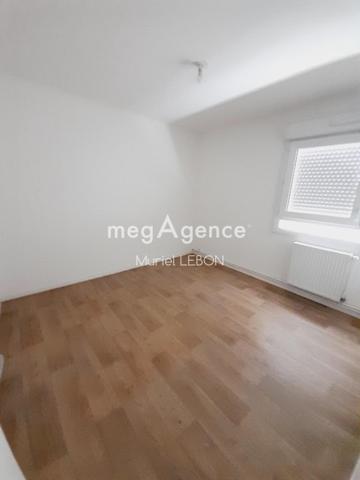 Appartement à FOUGERES, 35300 - 5 pièces 78m²
